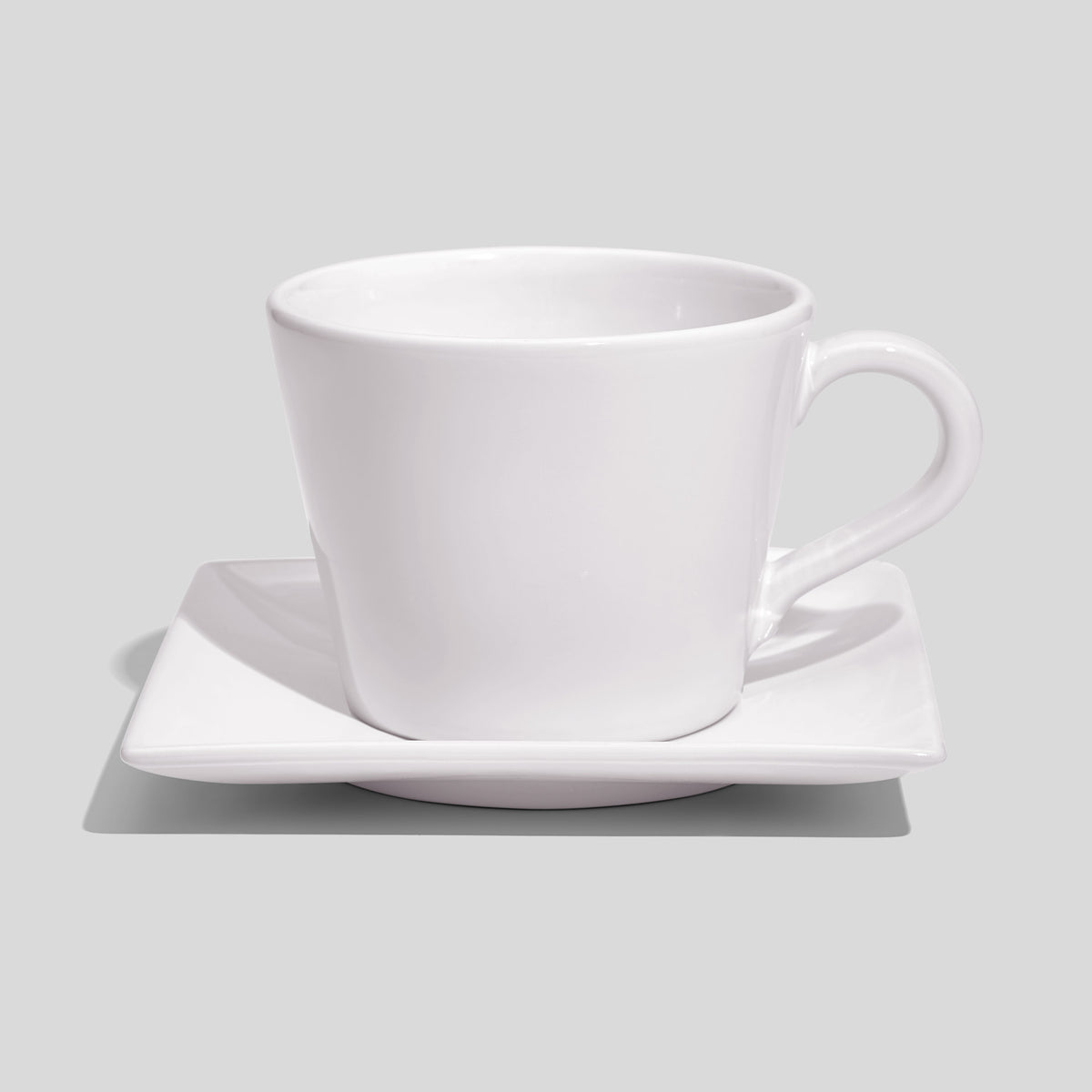 Große Tasse in Kegelform mit quadratischer Untertasse 520 ml – Weiß