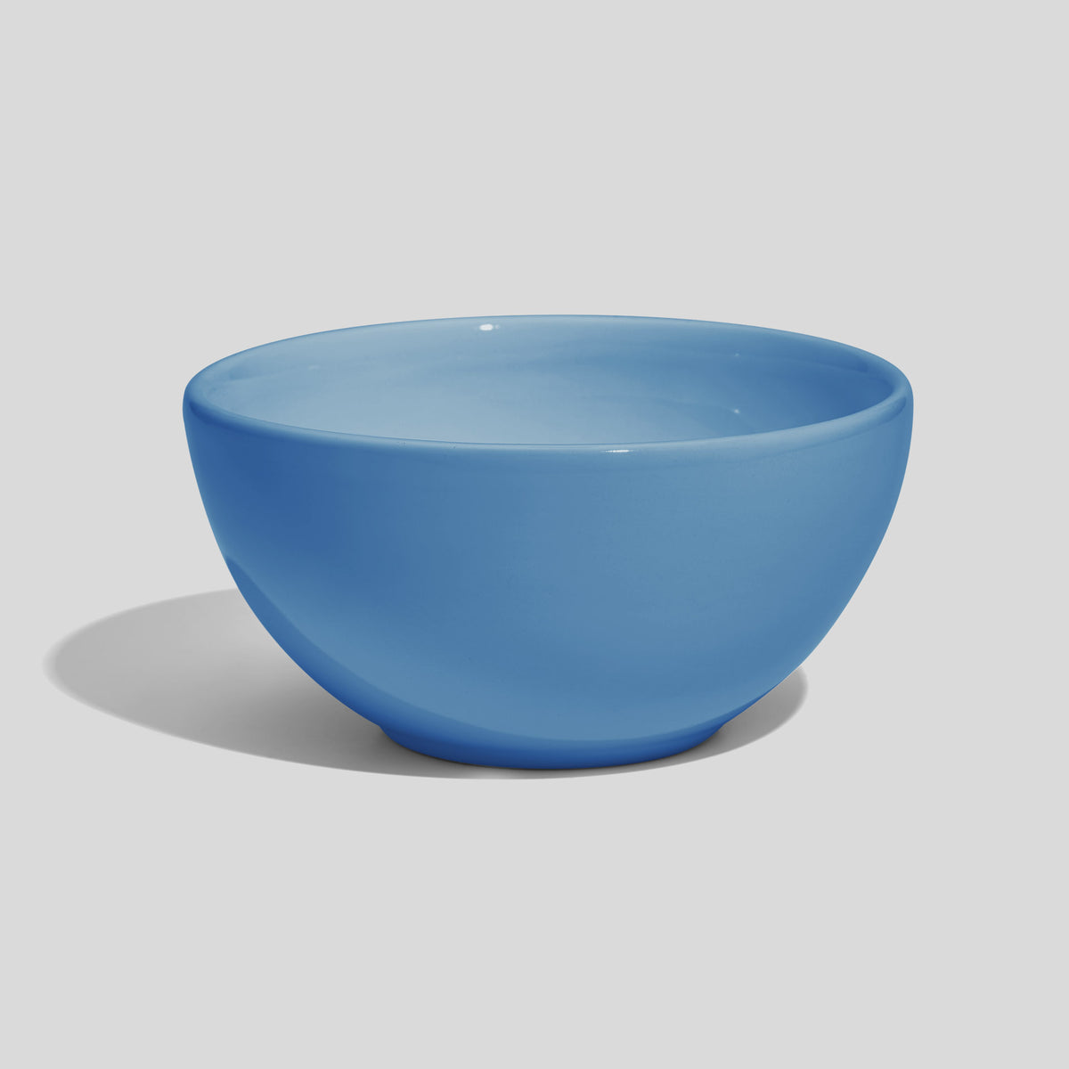 Halbrunde Keramikschale 280 ml mit Fußring – Himmelblau