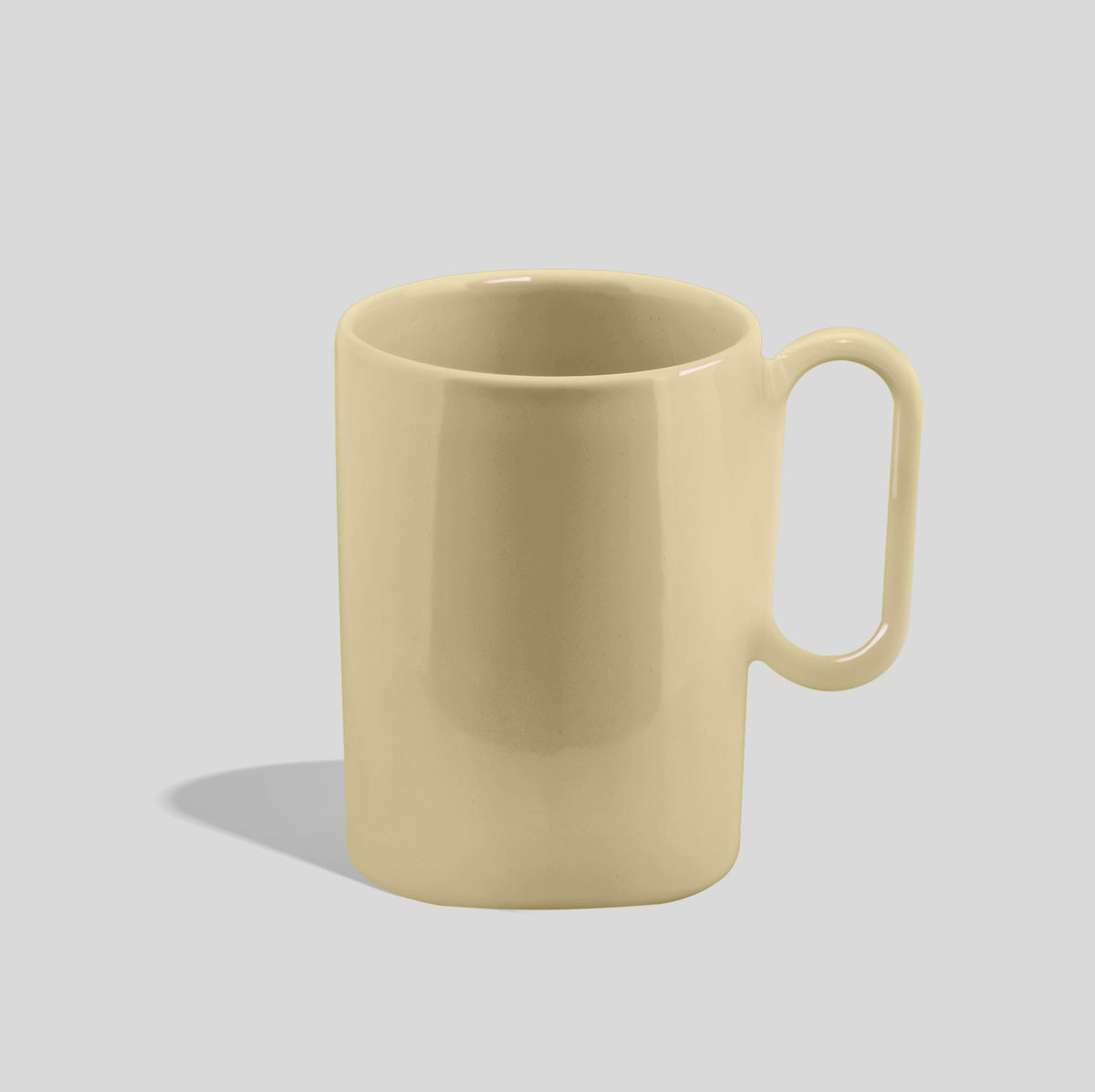 Hohe Keramiktasse 300 ml mit langgezogenem Ovalhenkel – Beige