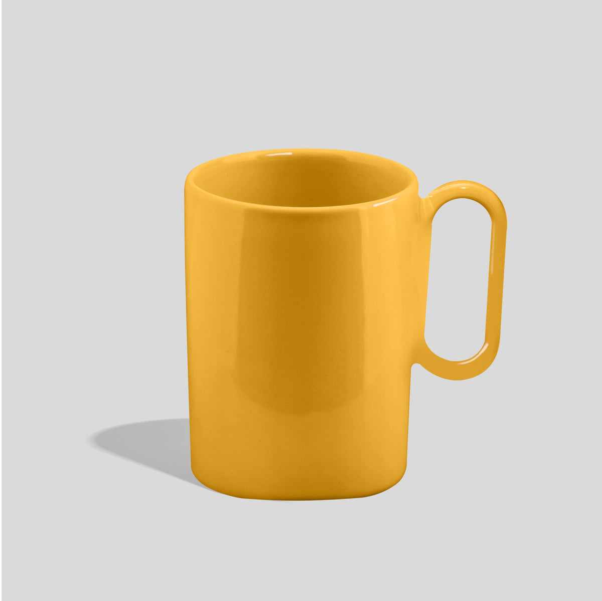 Hohe Keramiktasse 300 ml mit langgezogenem Ovalhenkel – Gelb