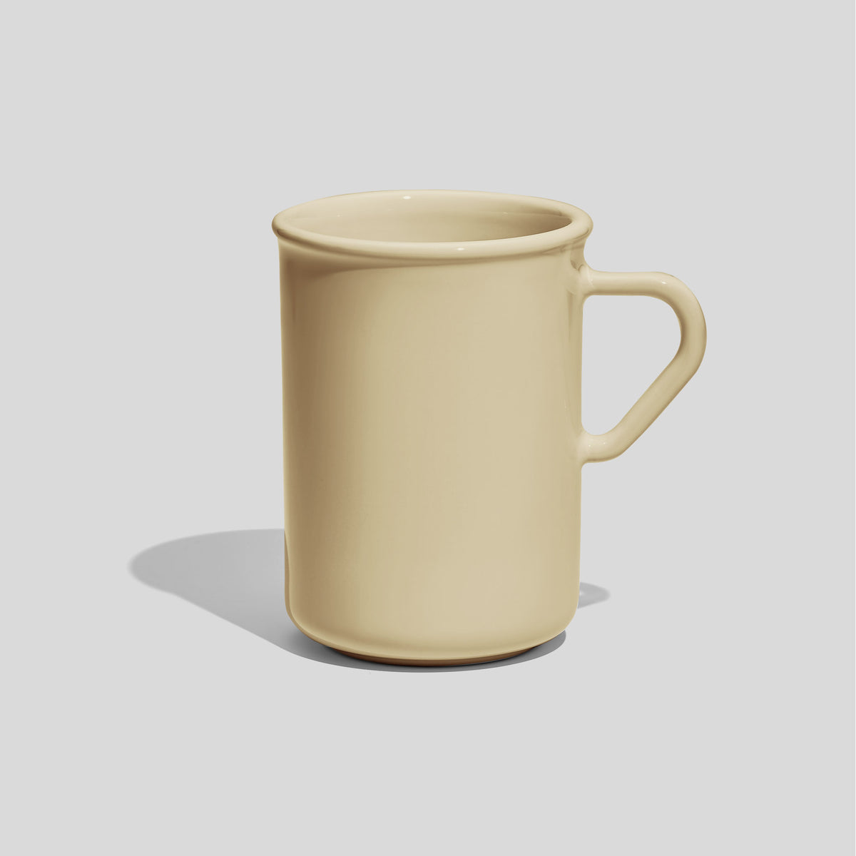 Hohe Keramiktasse 320 ml mit Dreieckshenkel – Beige