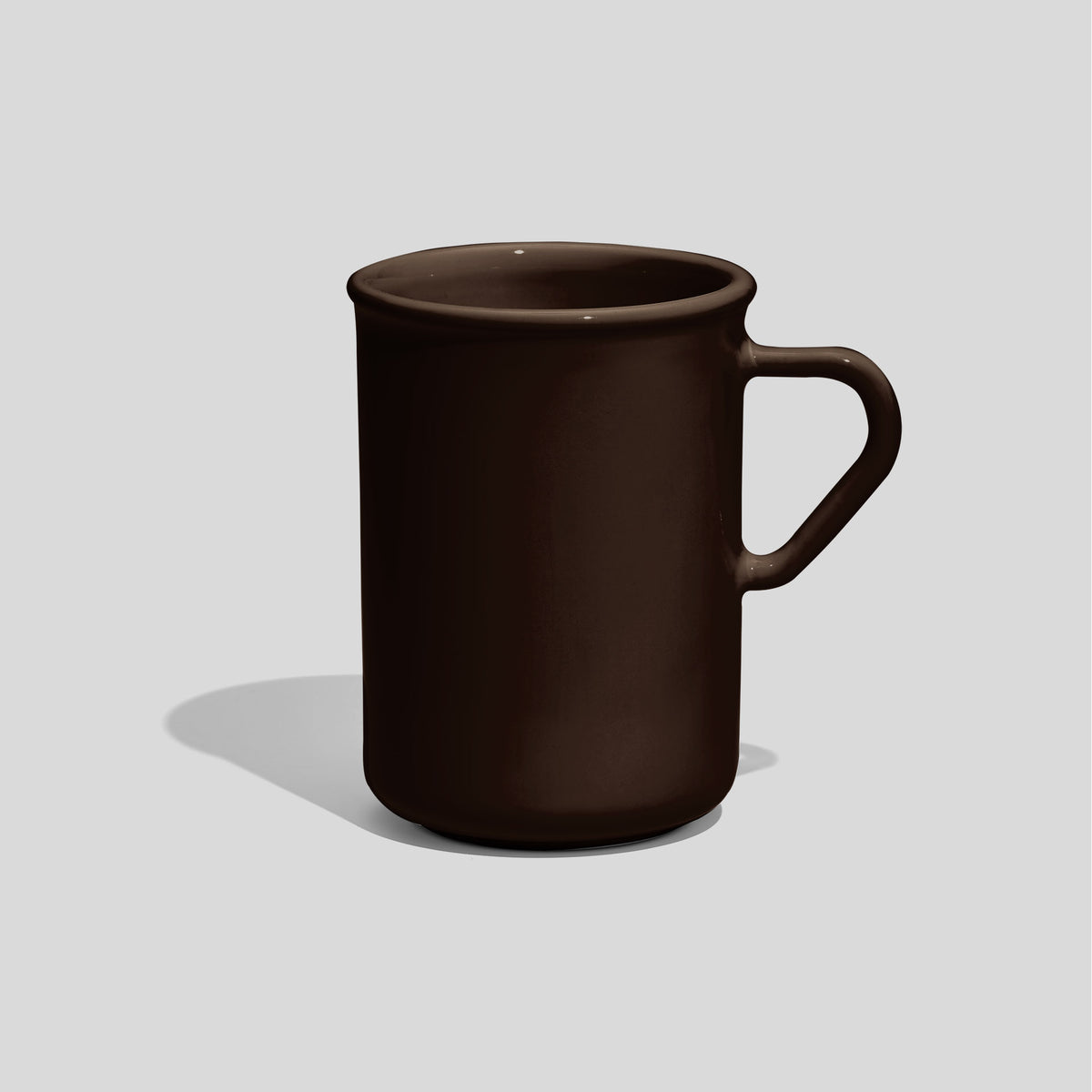 Hohe Keramiktasse 320 ml mit Dreieckshenkel – Dunkelbraun