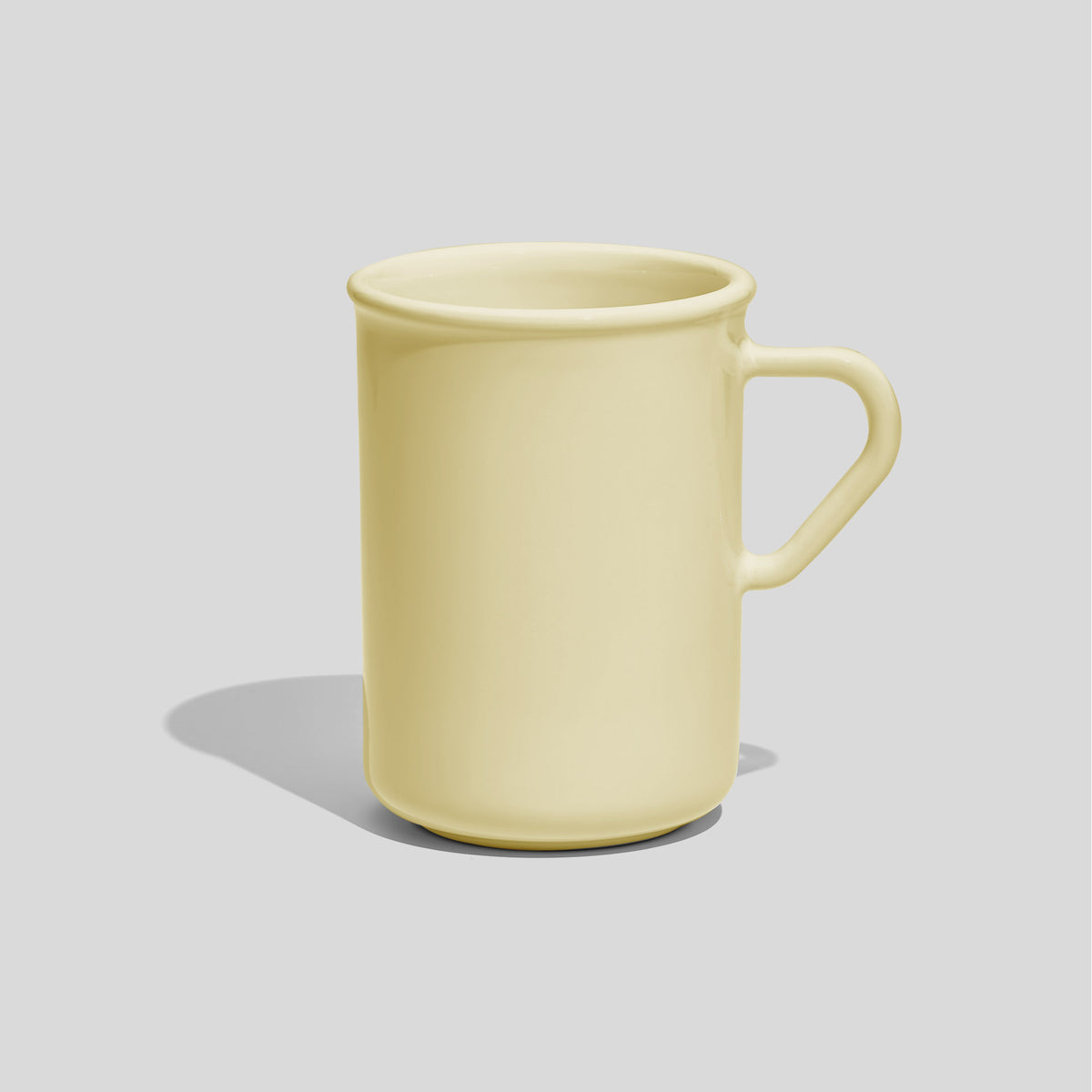 Hohe Keramiktasse 320 ml mit Dreieckshenkel – Ecru