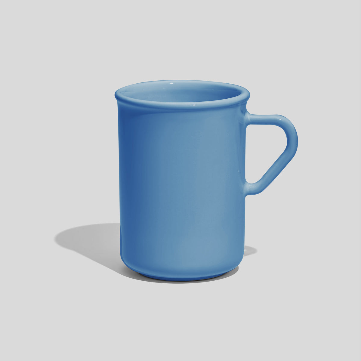 Hohe Keramiktasse 320 ml mit Dreieckshenkel – Himmelblau
