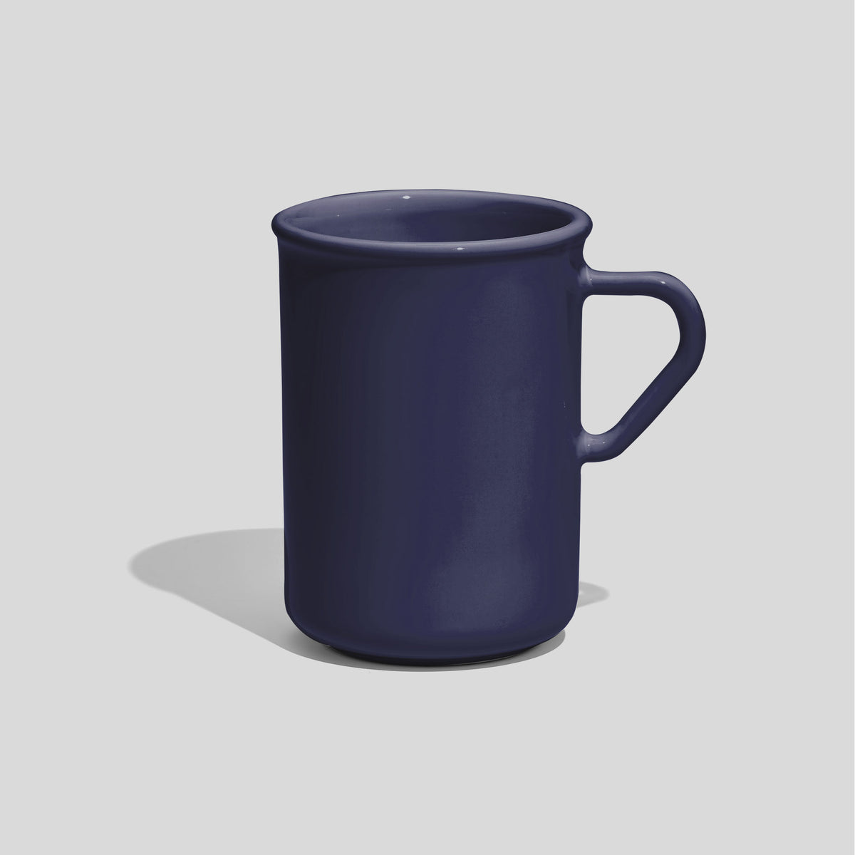 Hohe Keramiktasse 320 ml mit Dreieckshenkel – Marineblau