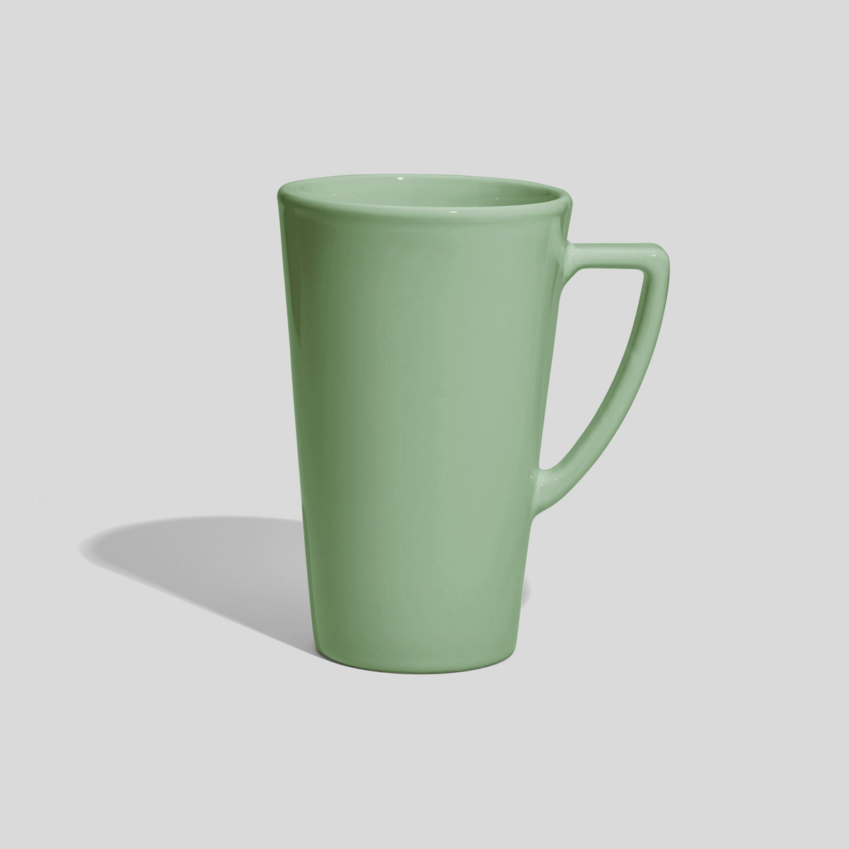 Hohe Keramiktasse 450 ml mit eckigem Winkelhenkel – Mintgrün