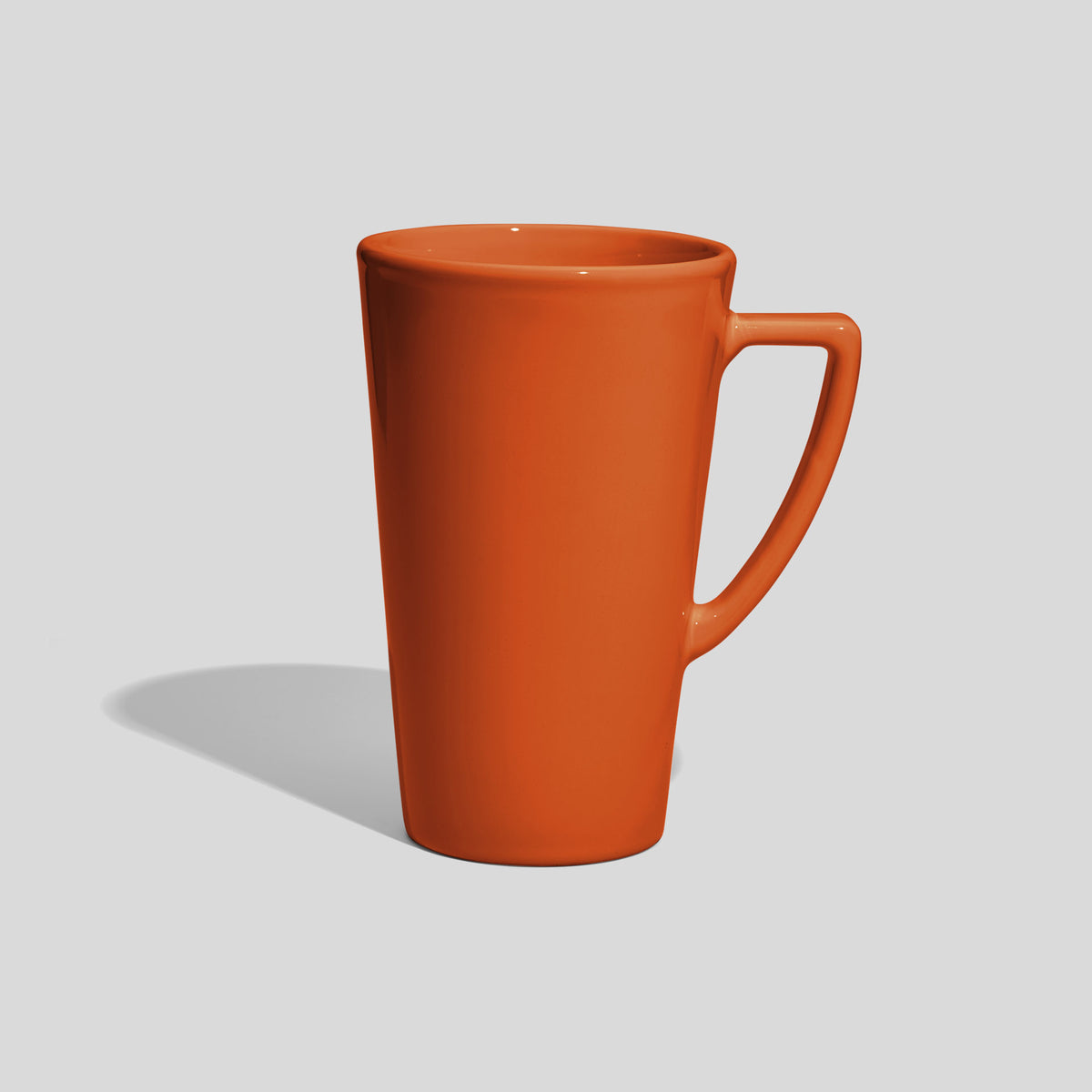 Hohe Keramiktasse 450 ml mit eckigem Winkelhenkel – Orange