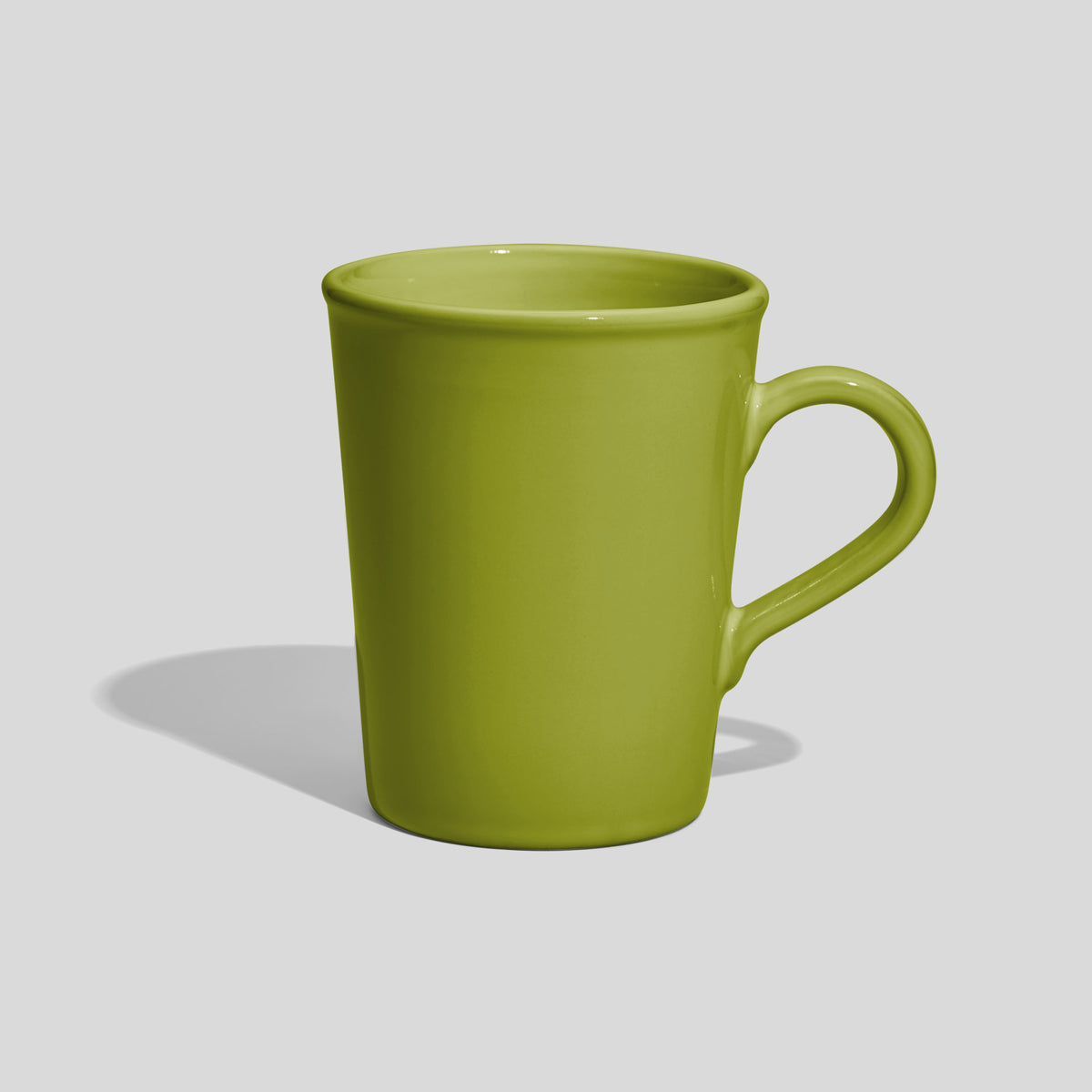 Hohe konische Keramiktasse 350 ml mit kleinem Henkelbogen – Limettengrün