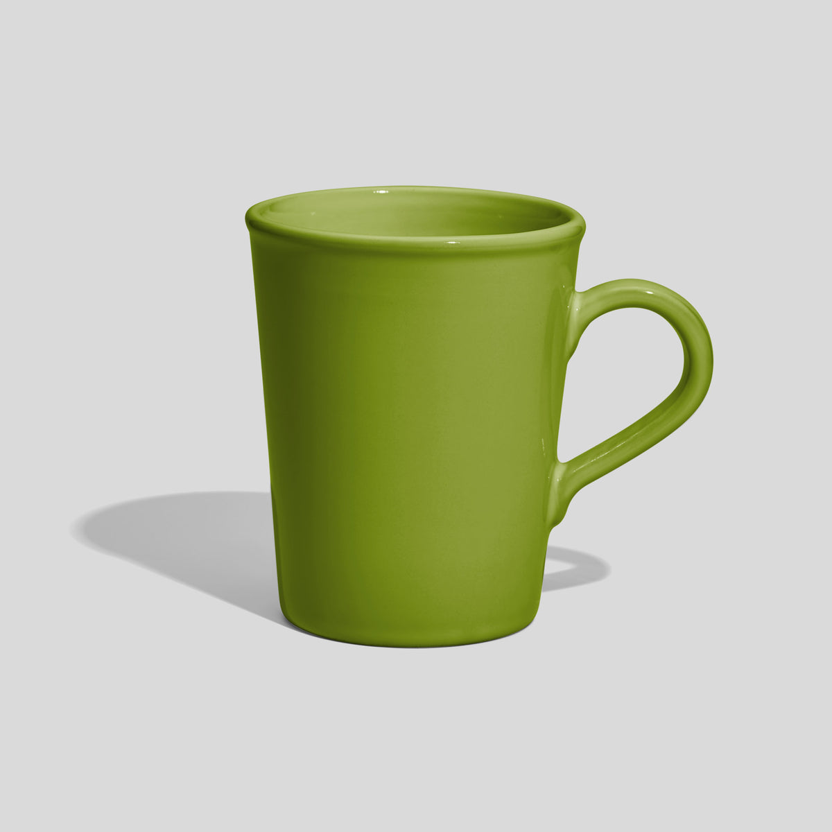 Hohe konische Keramiktasse 350 ml mit kleinem Henkelbogen – Olivgrün