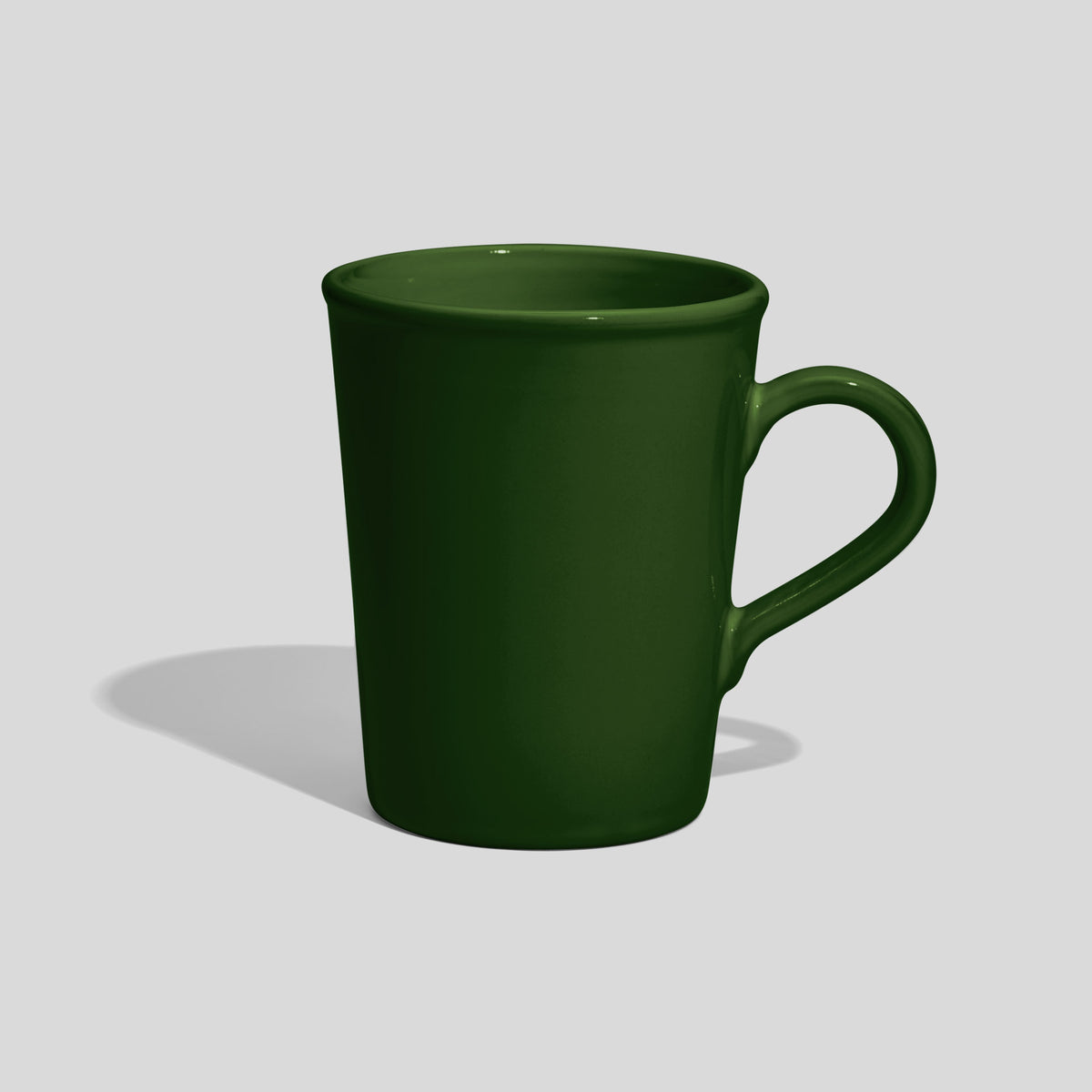 Hohe konische Keramiktasse 350 ml mit kleinem Henkelbogen – Tannengrün