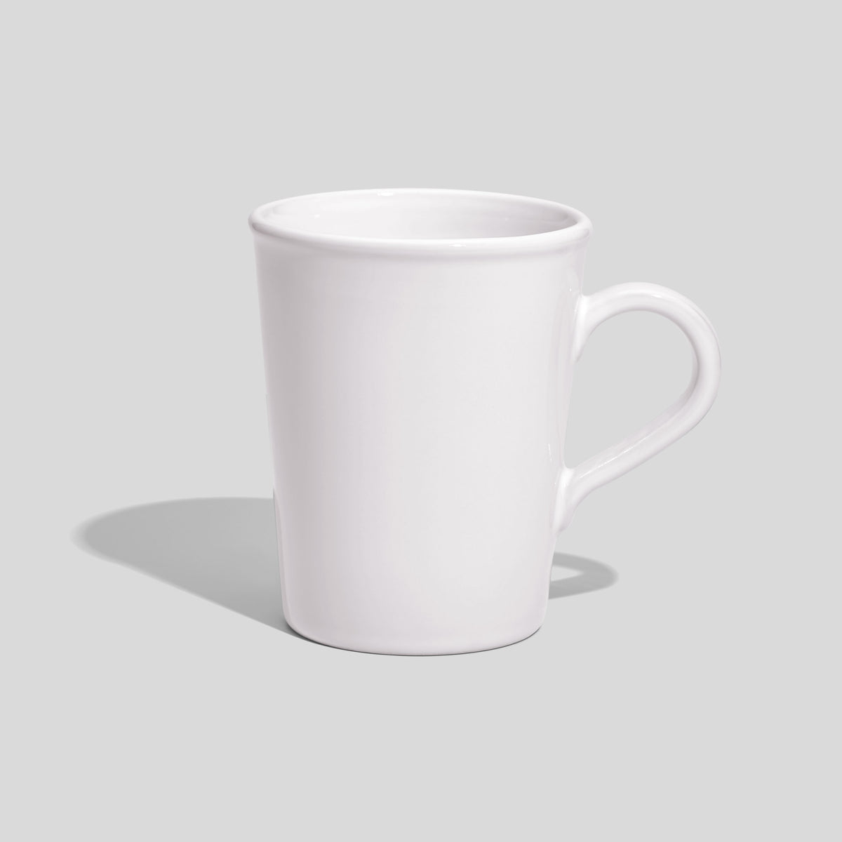 Hohe konische Keramiktasse 350 ml mit kleinem Henkelbogen – Weiß