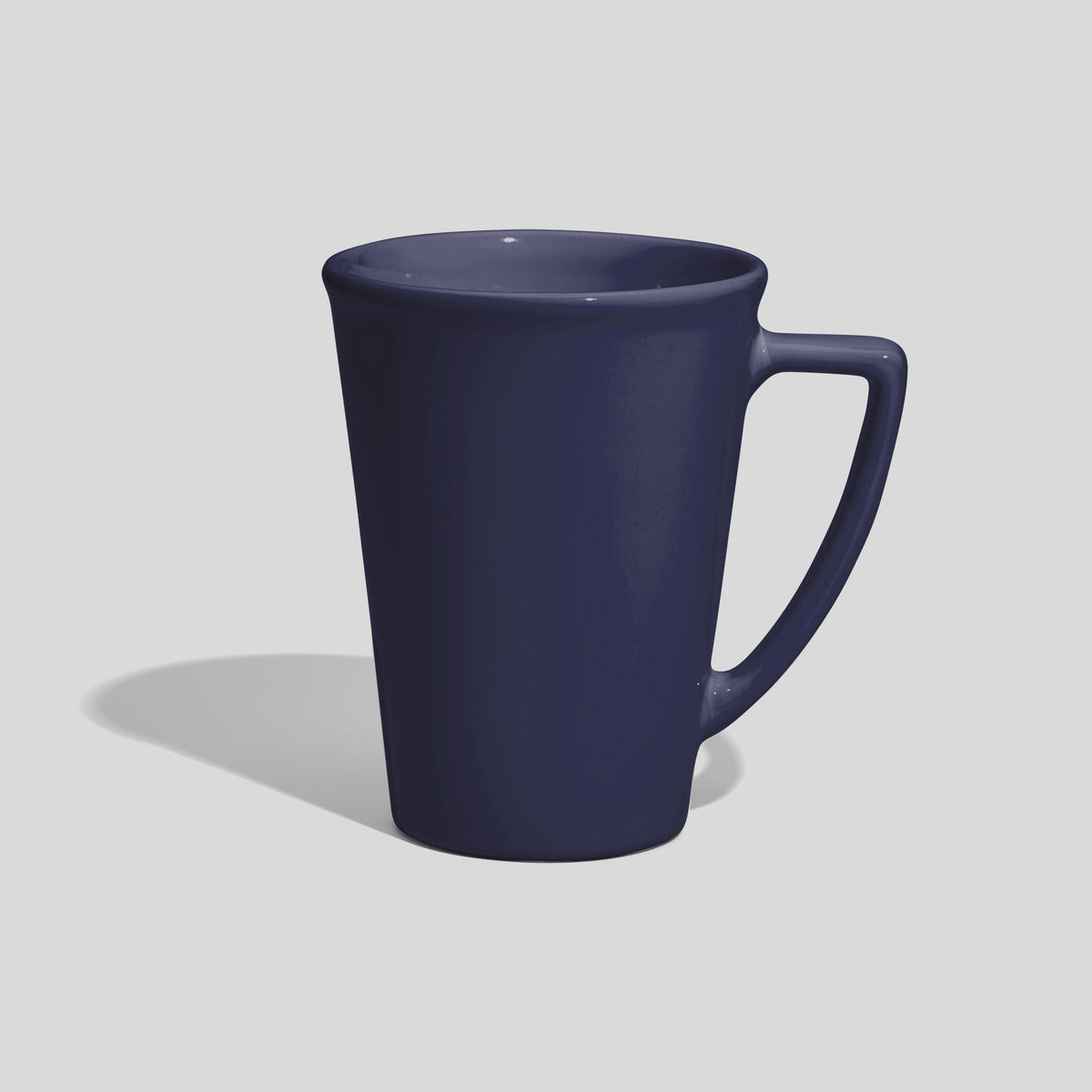 Hohe konische Keramiktasse 380 ml mit Dreieckshenkel – Marineblau