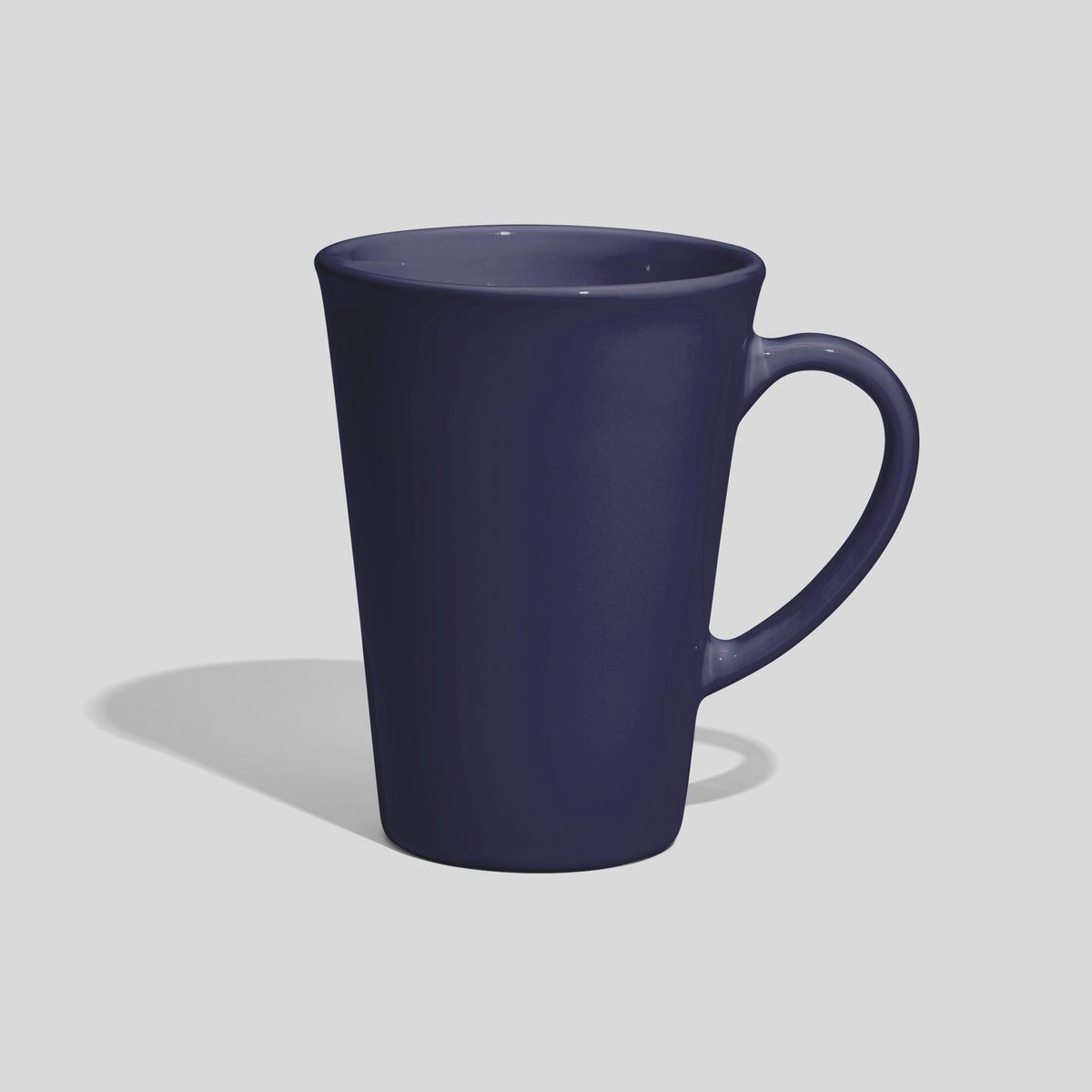 Hohe konische Keramiktasse 450 ml mit Bogenhenkel – Marineblau