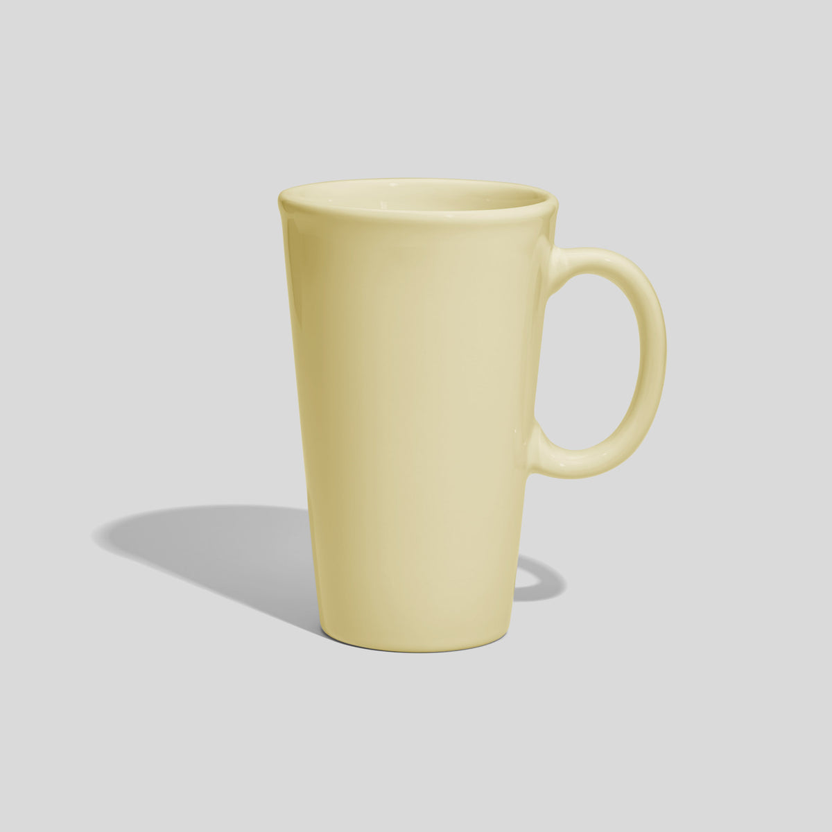 Hohe konische Keramiktasse 450 ml mit ovalem Ringhenkel – Ecru