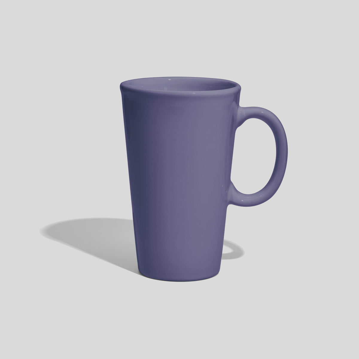 Hohe konische Keramiktasse 450 ml mit ovalem Ringhenkel – Lavendel