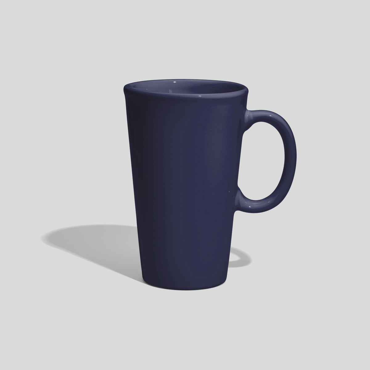 Hohe konische Keramiktasse 450 ml mit ovalem Ringhenkel – Marineblau