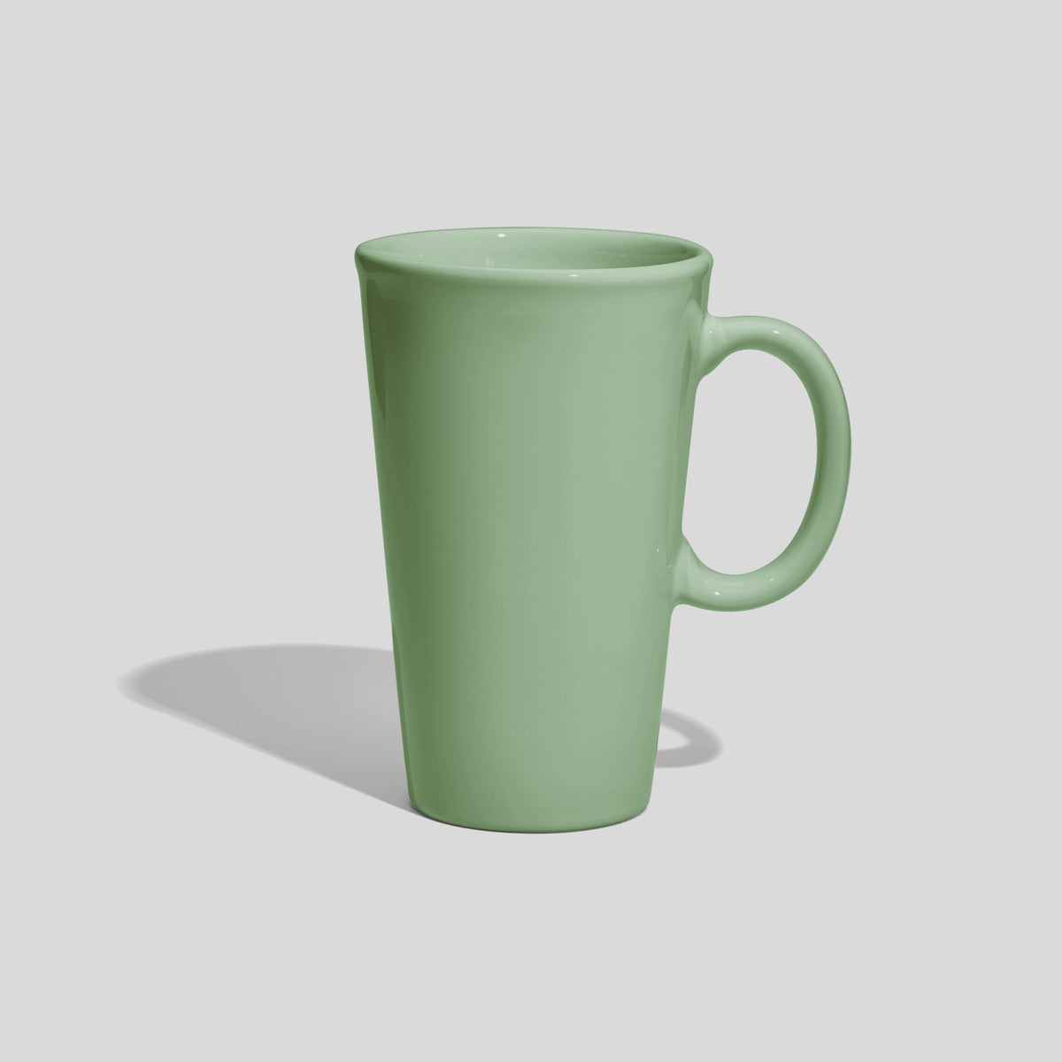 Hohe konische Keramiktasse 450 ml mit ovalem Ringhenkel – Mintgrün