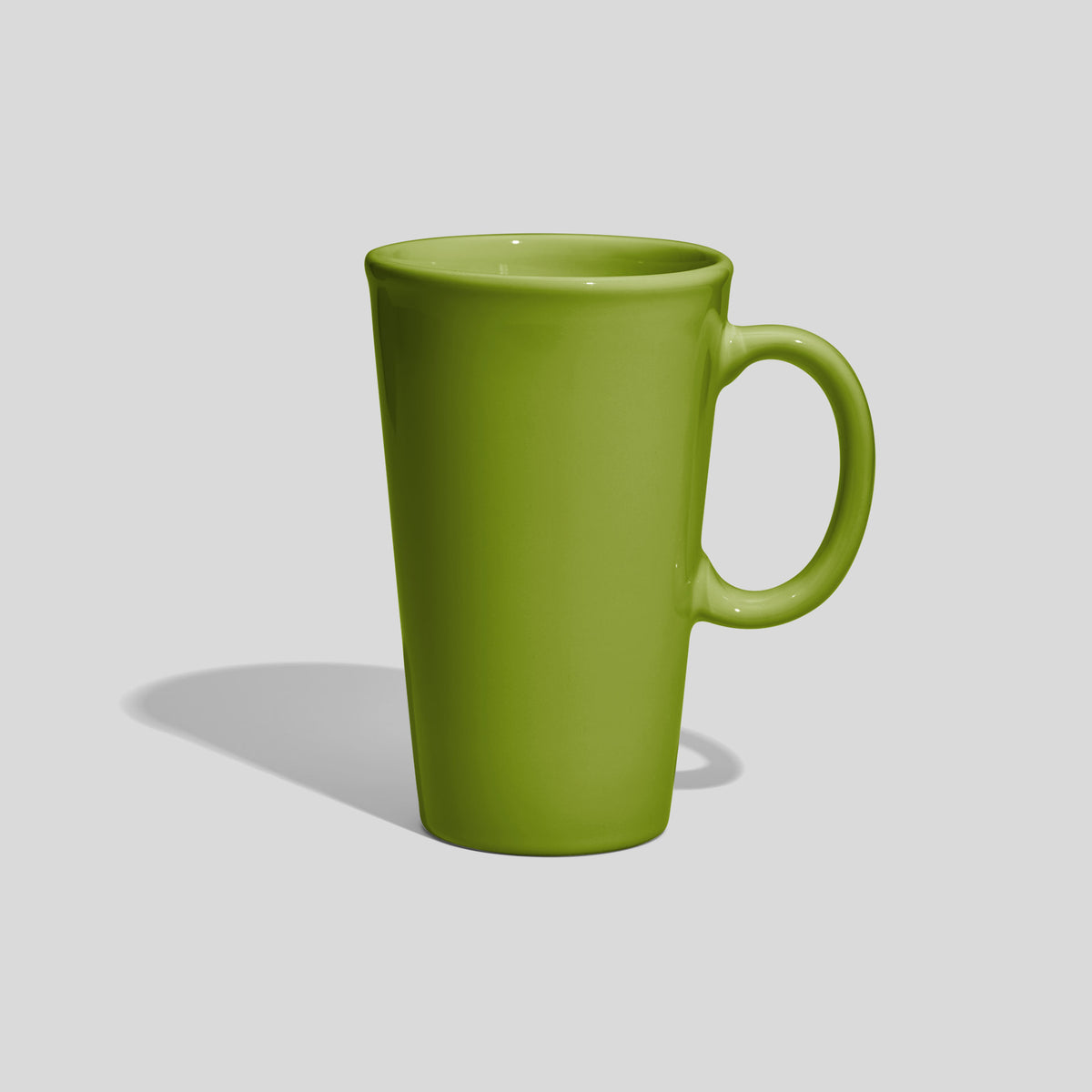Hohe konische Keramiktasse 450 ml mit ovalem Ringhenkel – Olivgrün