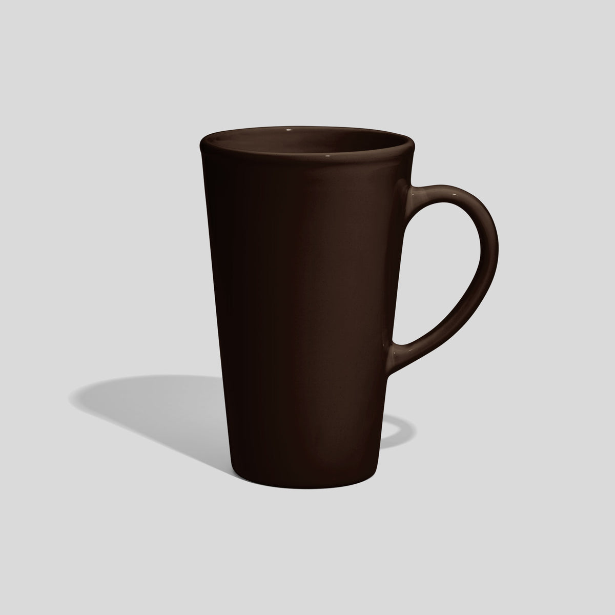 Hohe konische Keramiktasse 740 ml mit Bogenhenkel – Dunkelbraun