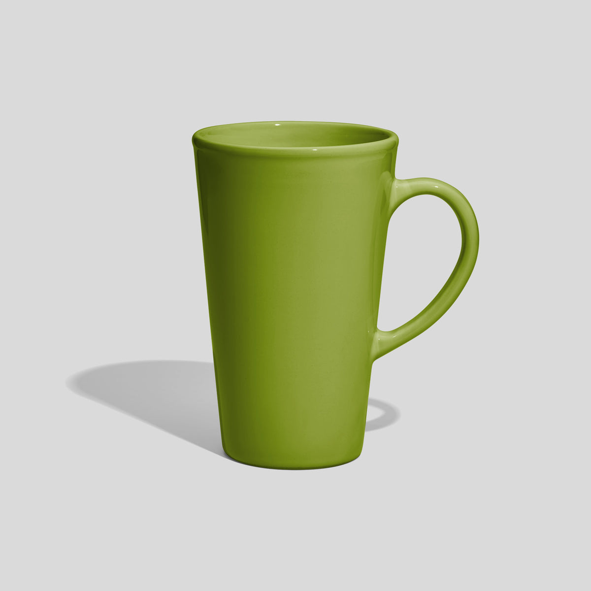 Hohe konische Keramiktasse 740 ml mit Bogenhenkel – Olivgrün