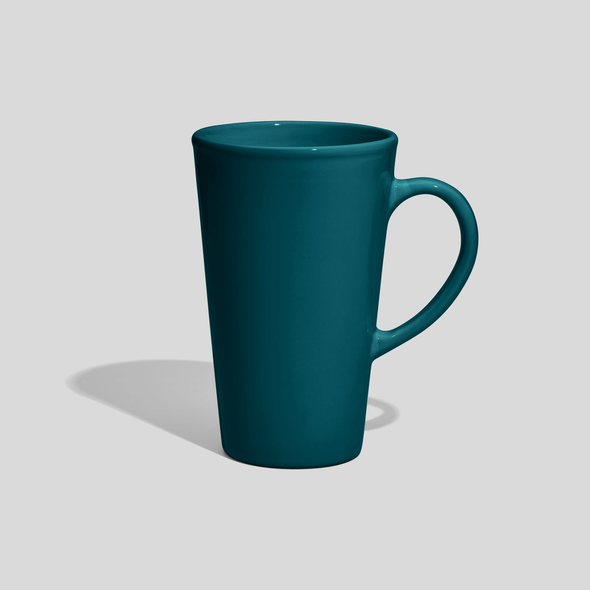 Hohe konische Keramiktasse 740 ml mit Bogenhenkel – Petrol