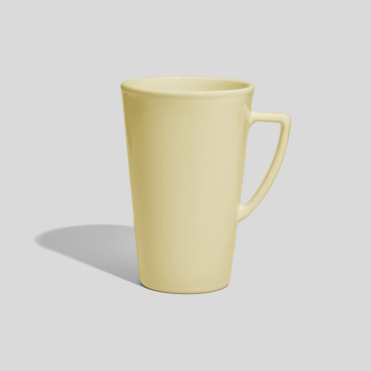 Hohe konische Tasse 740 ml mit eckigem Henkel – Ecru