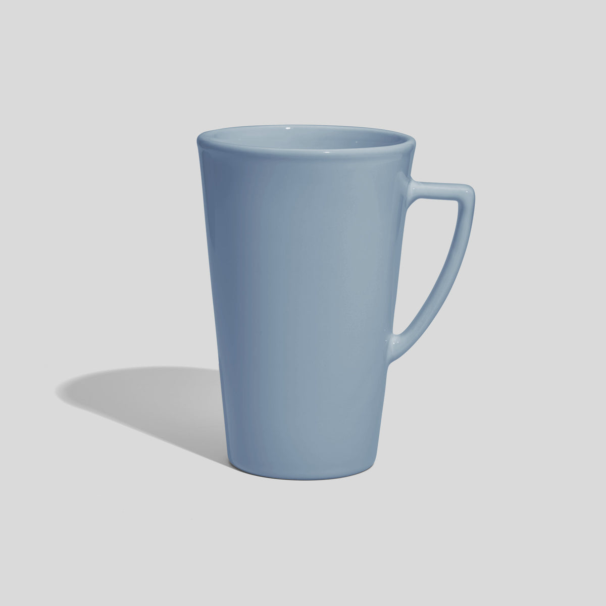 Hohe konische Tasse 740 ml mit eckigem Henkel – Hellblau