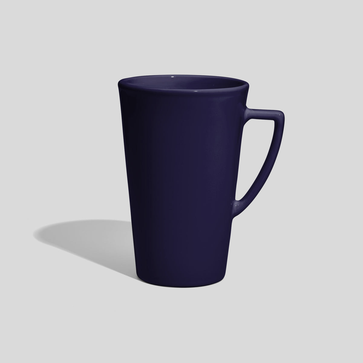 Hohe konische Tasse 740 ml mit eckigem Henkel – Nachtblau