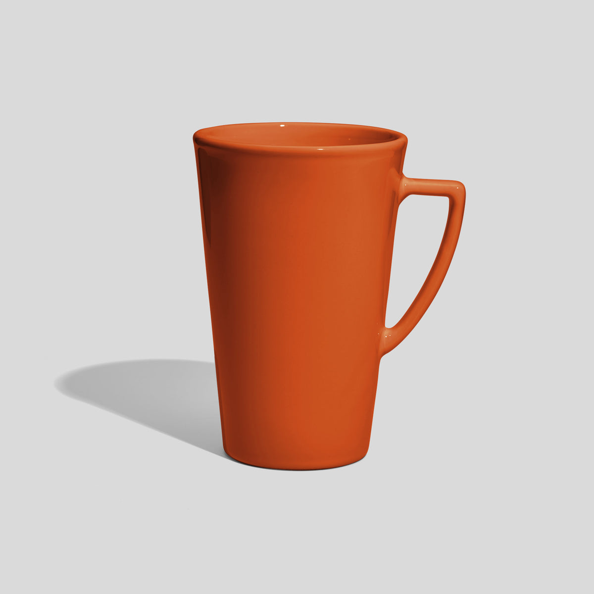 Hohe konische Tasse 740 ml mit eckigem Henkel – Orange