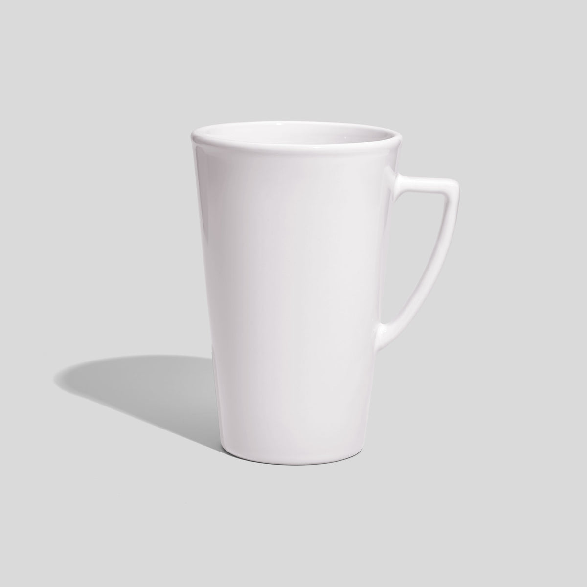 Hohe konische Tasse 740 ml mit eckigem Henkel – Weiß