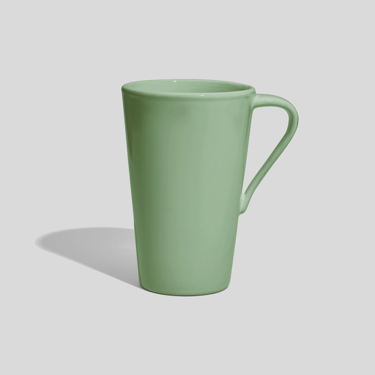 Hoher konischer Becher 740 ml mit schrägem Henkel – Mintgrün