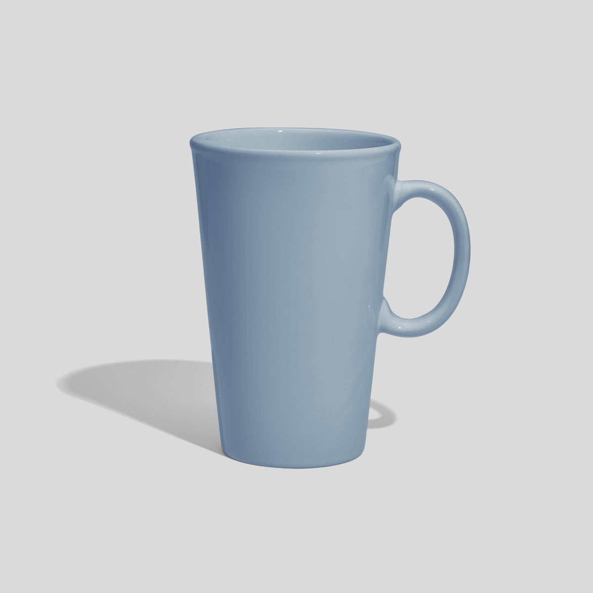 Hoher konischer Kaffeebecher 740 ml mit Ringhenkel – Hellblau