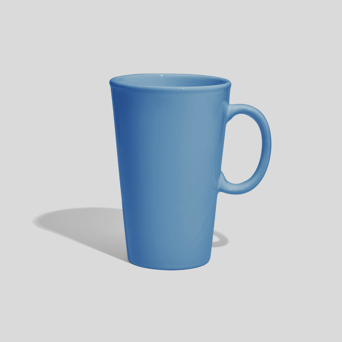Hoher konischer Kaffeebecher 740 ml mit Ringhenkel – Himmelblau
