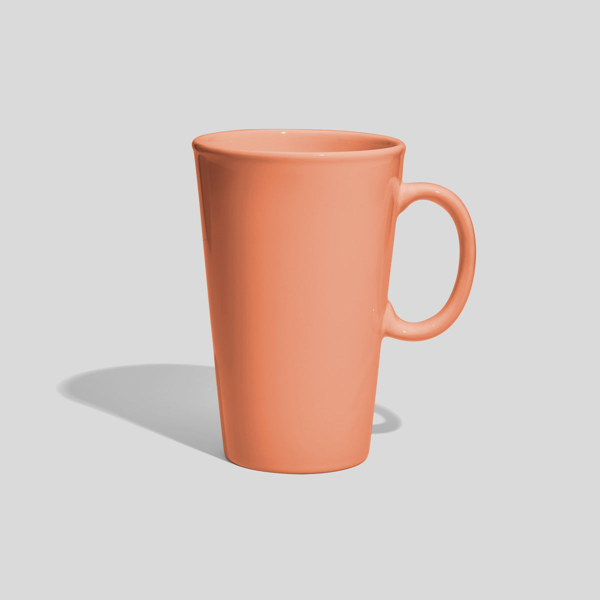 Hoher konischer Kaffeebecher 740 ml mit Ringhenkel – Lachs
