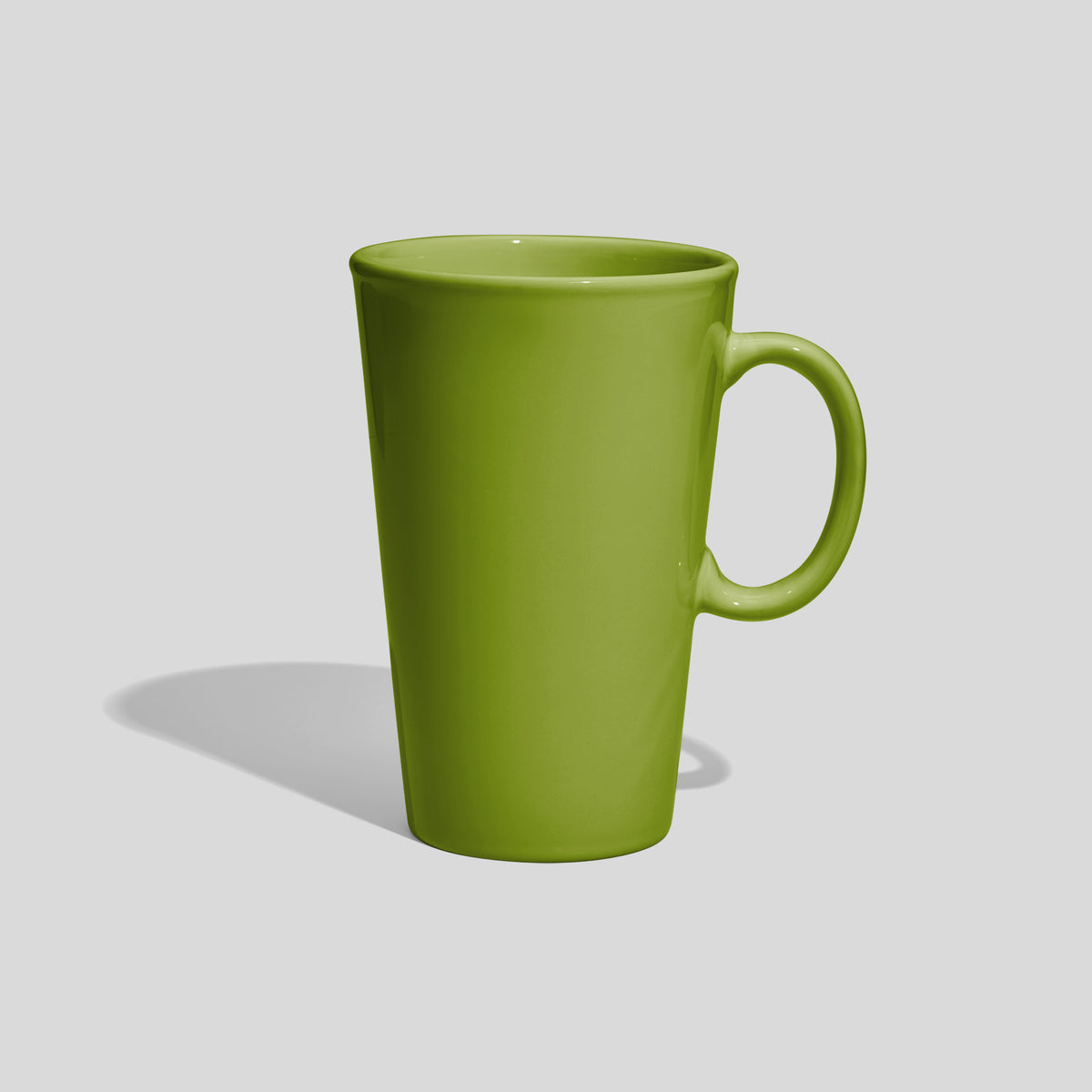 Hoher konischer Kaffeebecher 740 ml mit Ringhenkel – Olivgrün