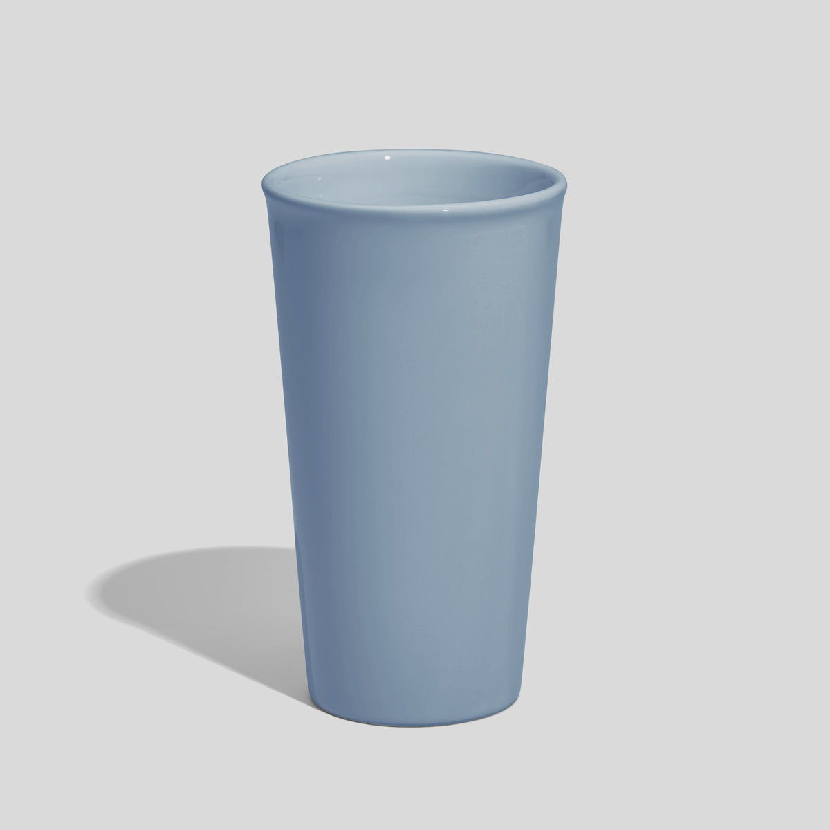 Hoher konischer Keramikbecher 500 ml ohne Henkel – Hellblau