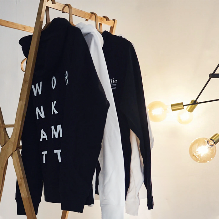 Hoodies aus Biobaumwolle für Wohnklamotte, Kundenprojekt von Vanilla & Pepper