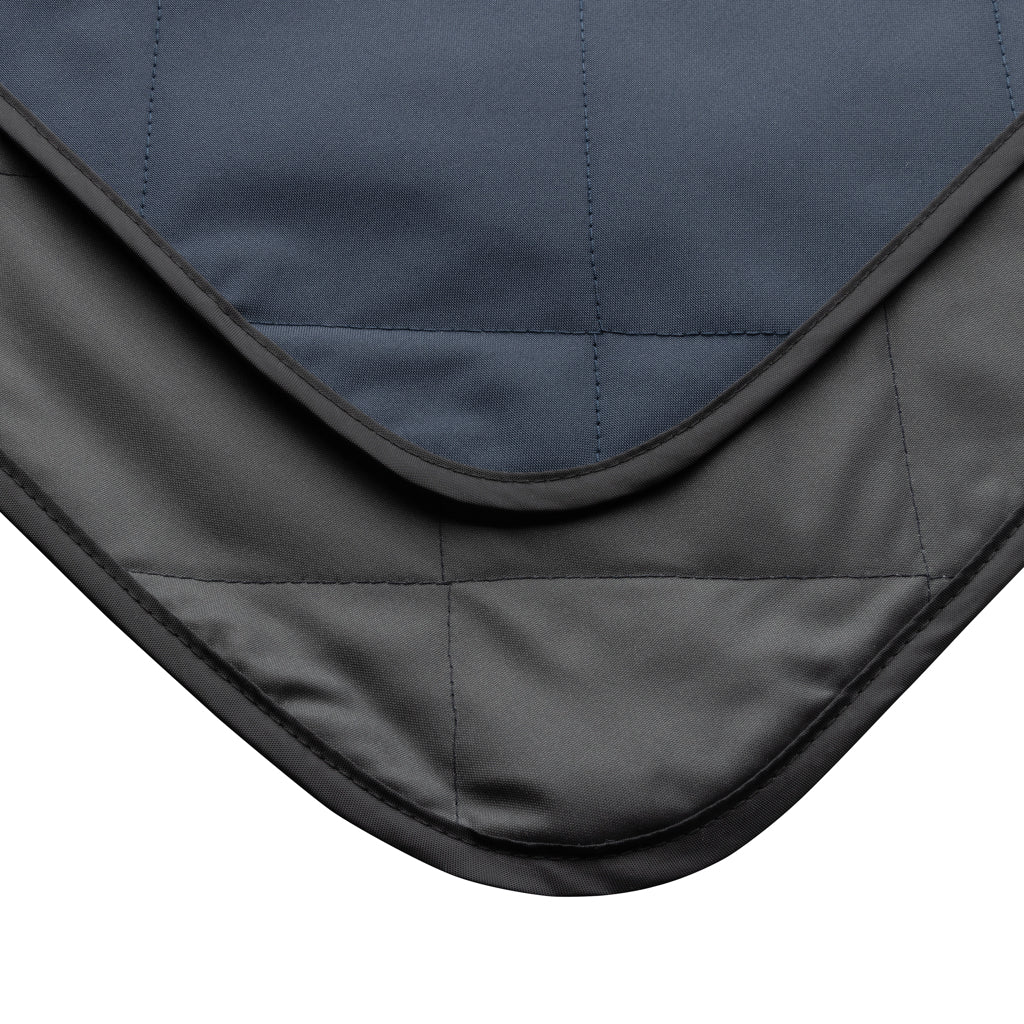 Impact Aware™ RPET faltbare, gesteppte Picknickdecke – navy blau