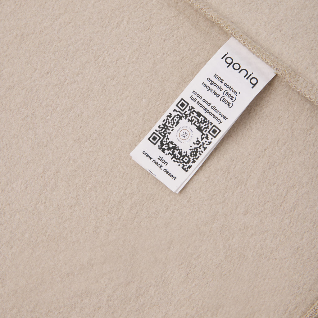 IQONIQ Zion Rundhals-Sweater aus recycelter Baumwolle – desert