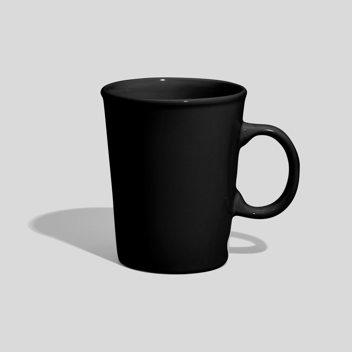 Kaffeebecher 280 ml mit rundem Henkel und Randwulst – Schwarz