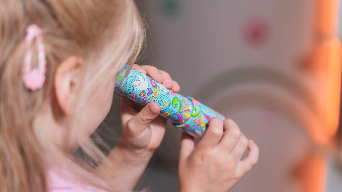 Kaleidoskop Farbenwirbel aus Pappe und Kunststoff von goki