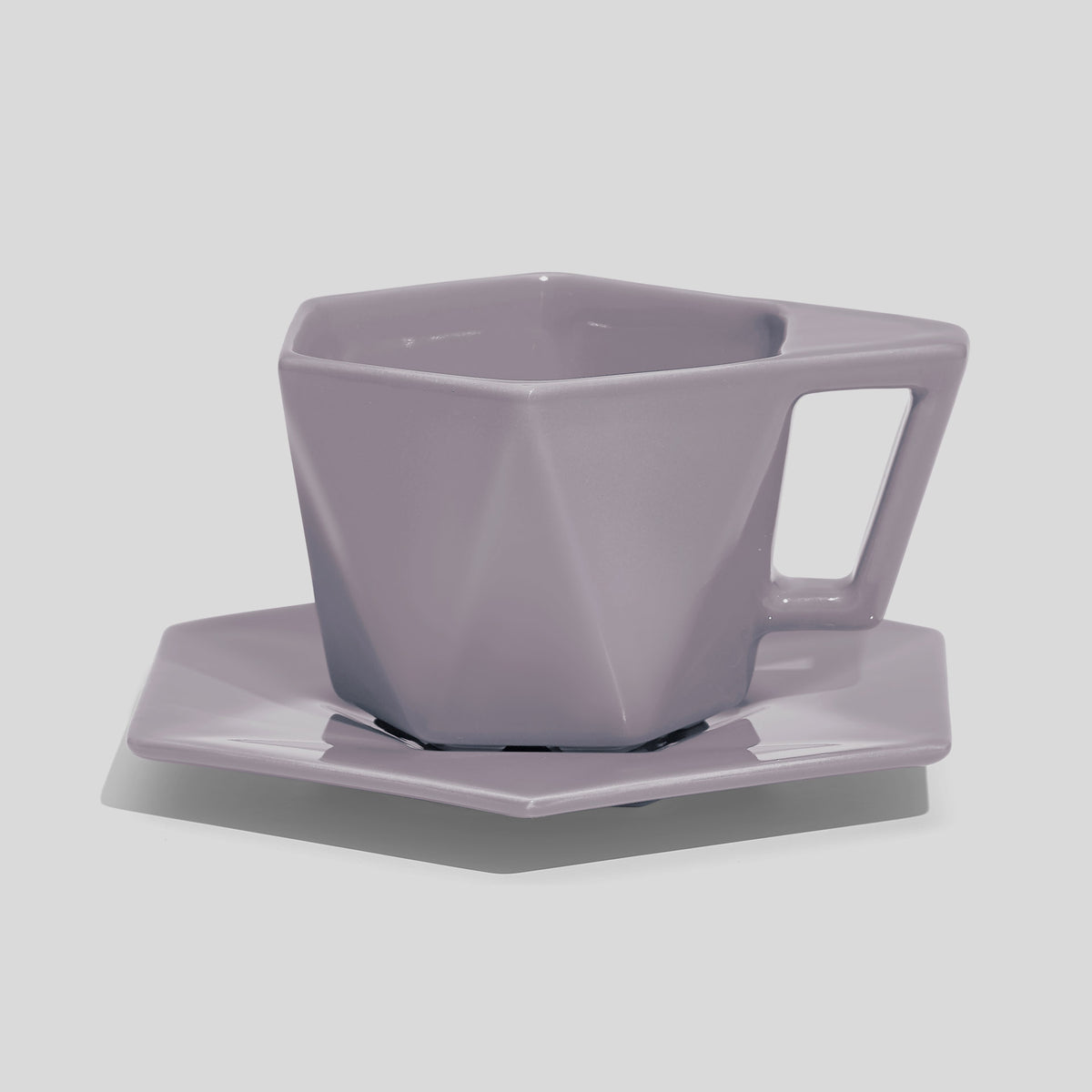 Kantige Tasse mit schrägem Henkel und Untertasse 200 ml – Hellgrau