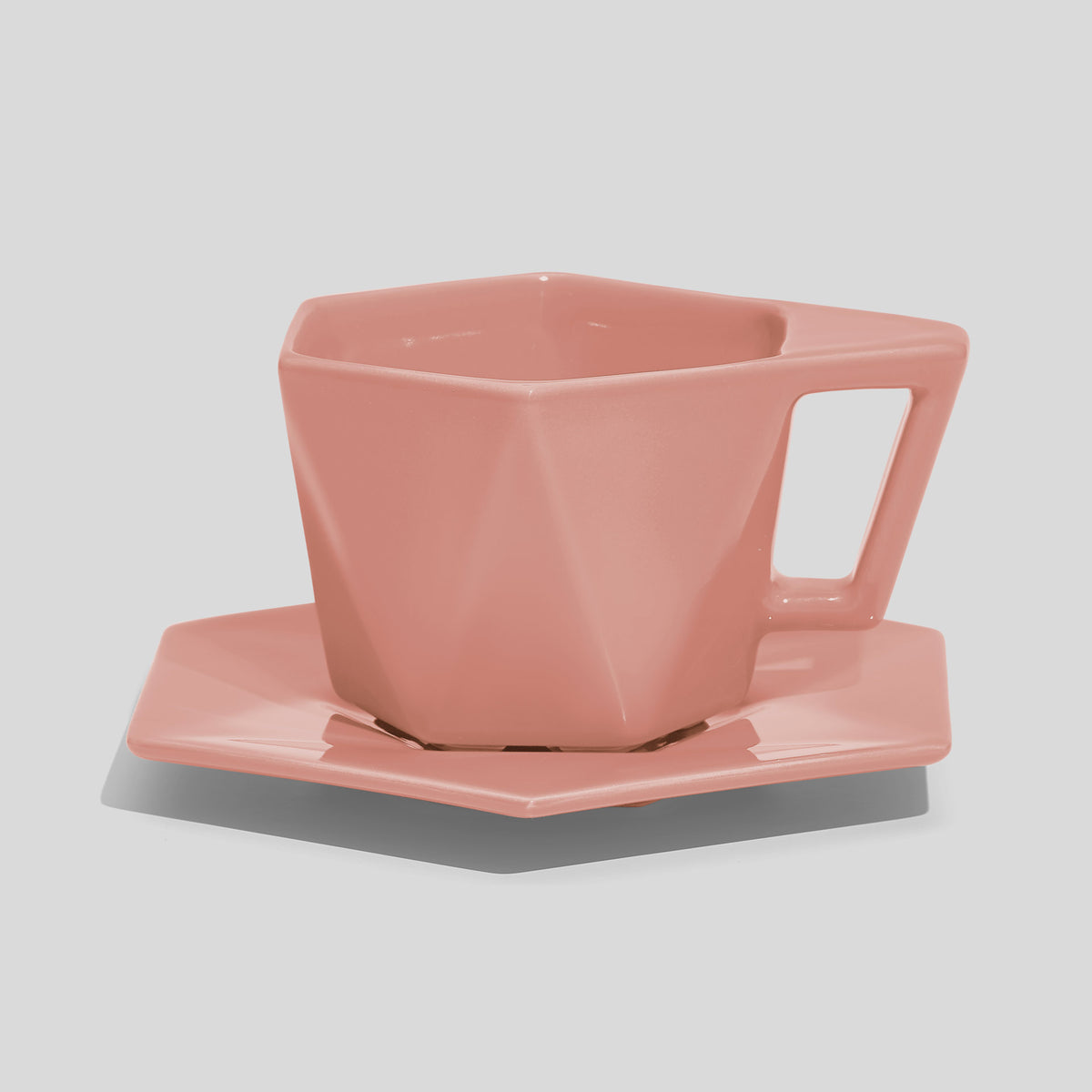 Kantige Tasse mit schrägem Henkel und Untertasse 200 ml – Rosa