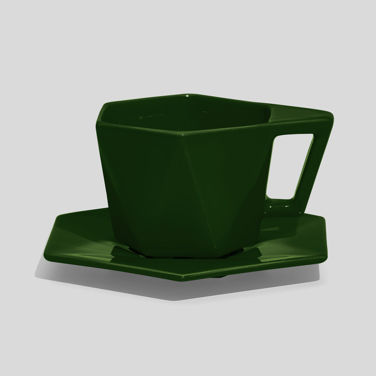 Kantige Tasse mit schrägem Henkel und Untertasse 200 ml – Tannengrün