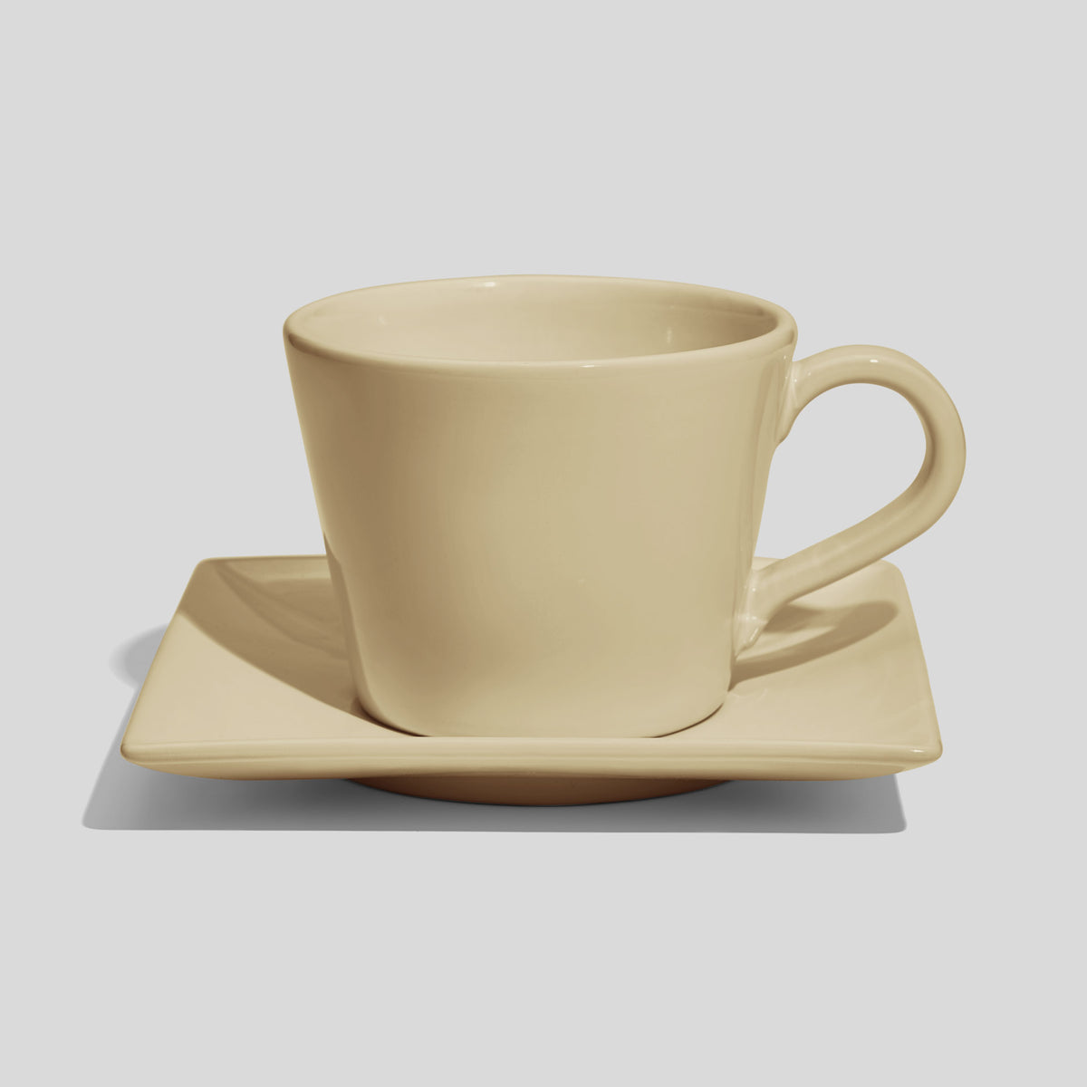 Kegelförmige Kaffeetasse mit eckiger Untertasse 420 ml – Beige