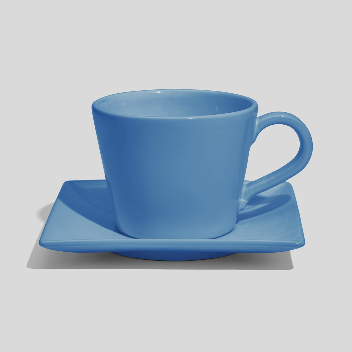 Kegelförmige Kaffeetasse mit eckiger Untertasse 420 ml – Himmelblau