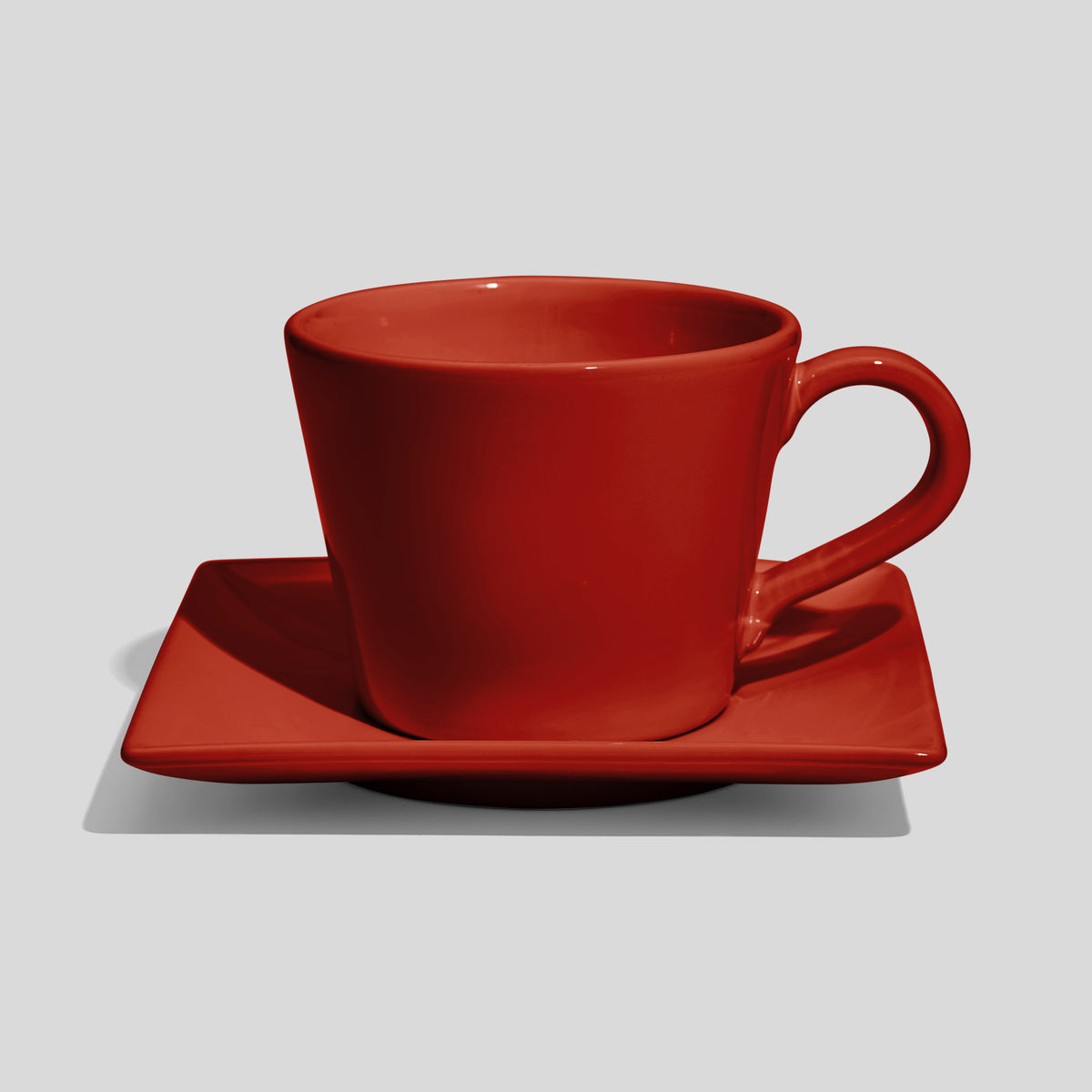 Kegelförmige Kaffeetasse mit eckiger Untertasse 420 ml
