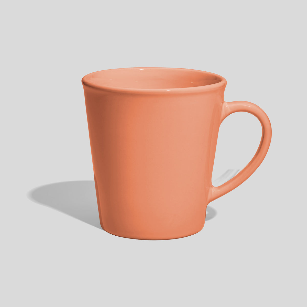 Kegelförmige Keramiktasse 350 ml mit Wulstrand und Rundhenkel – Lachs