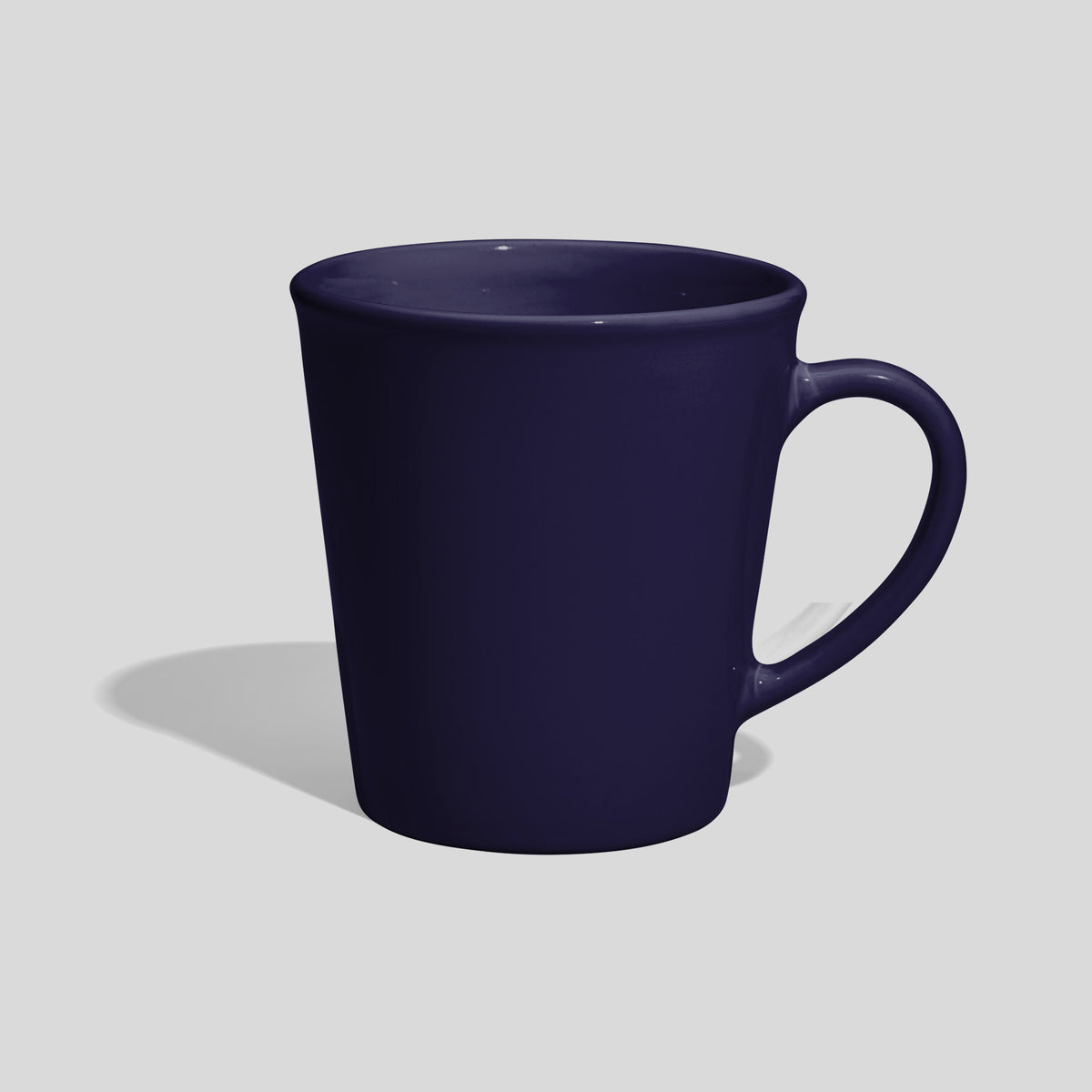 Kegelförmige Keramiktasse 350 ml mit Wulstrand und Rundhenkel – Nachtblau