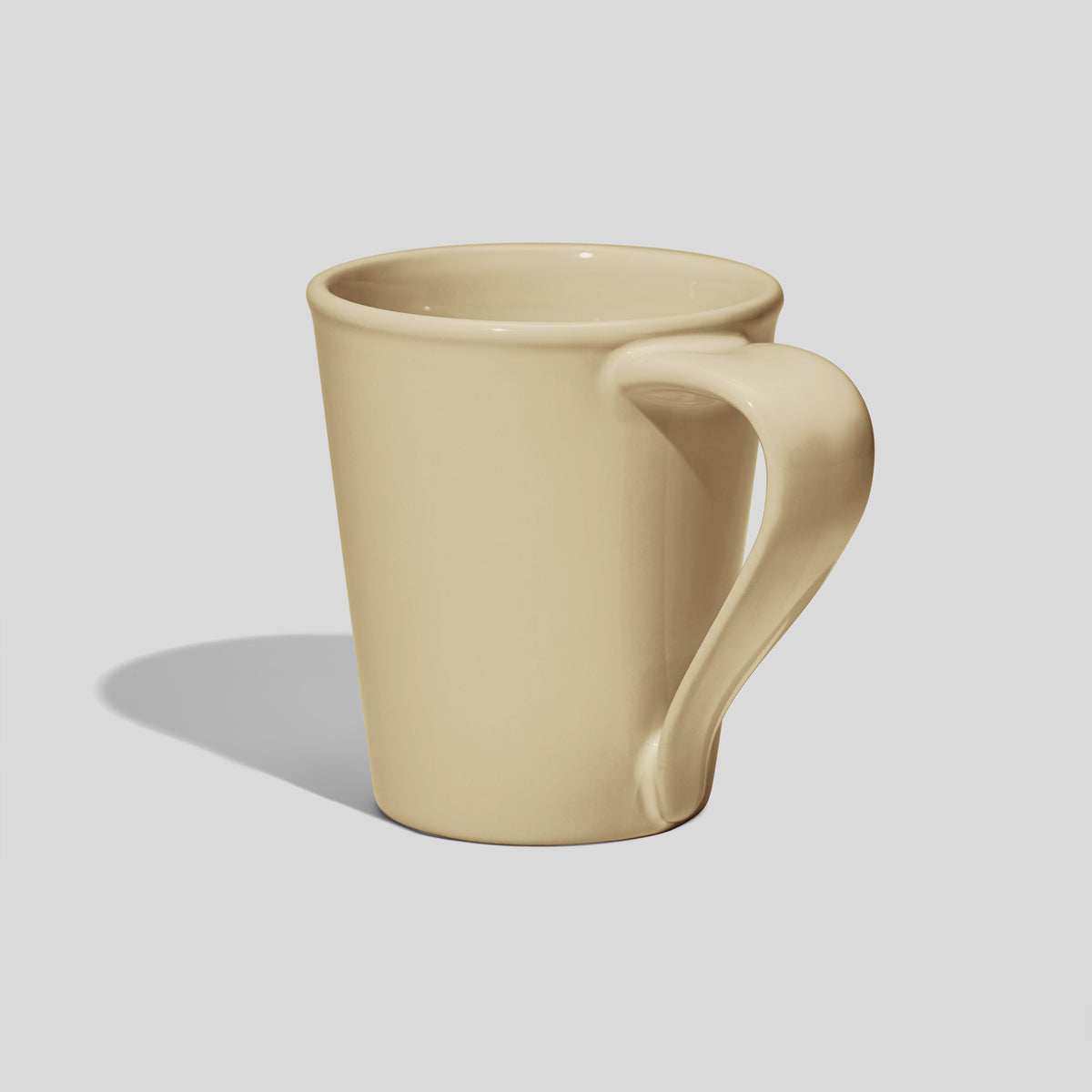 Kegelförmige Keramiktasse 380 ml mit Flachhenkel – Beige